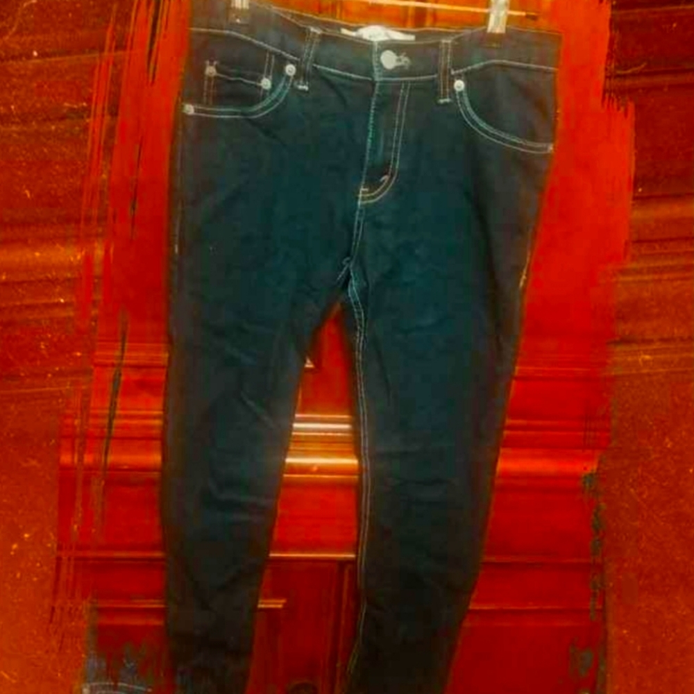 Levis